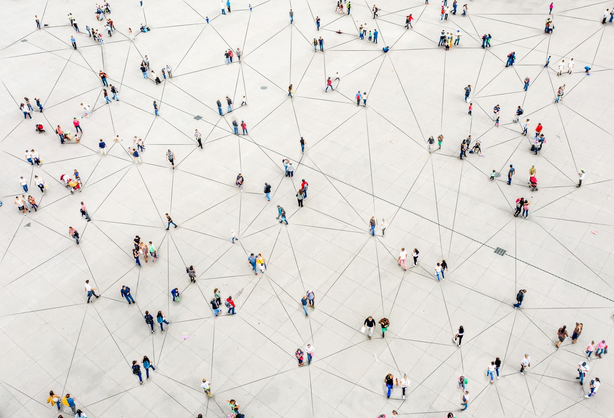 Leveraging 2025 Social Media Trends: How Instant Clarity Helps E-commerce Store Owners